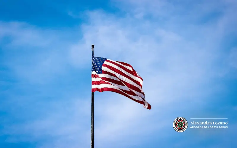 Bandera de Estados Unidos usada para blog de inmigración de Abogada Alexandra - La Abogada de los Milagros